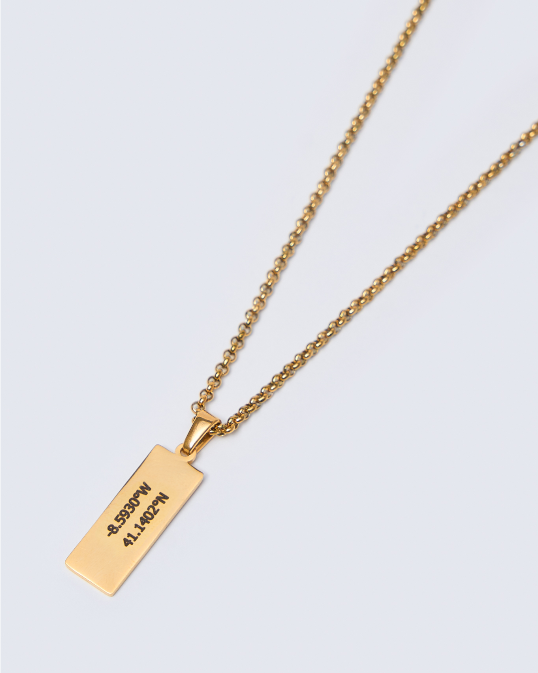 Colar com Pendente Retangular - Gravação Inicial/Coordenadas