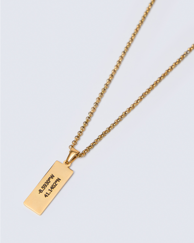 Colar com Pendente Retangular - Gravação Inicial/Coordenadas